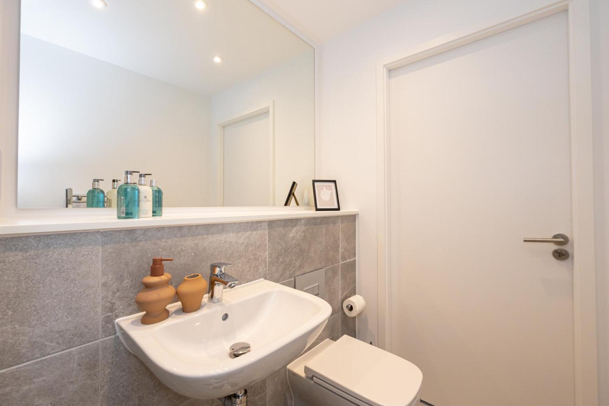 Pet Friendly 2Br Near Station By Asquare Letting Apartment Манчестър Екстериор снимка